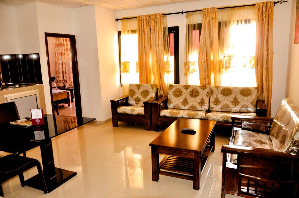 Guest House Lumen โลเม ภายนอก รูปภาพ