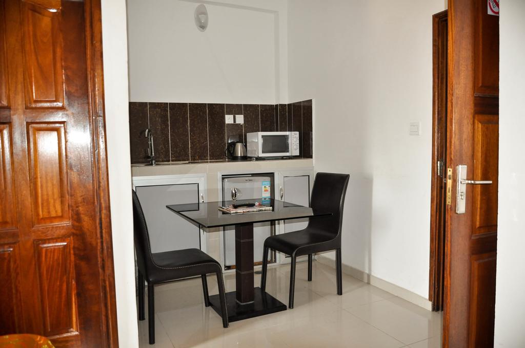 Guest House Lumen โลเม ภายนอก รูปภาพ