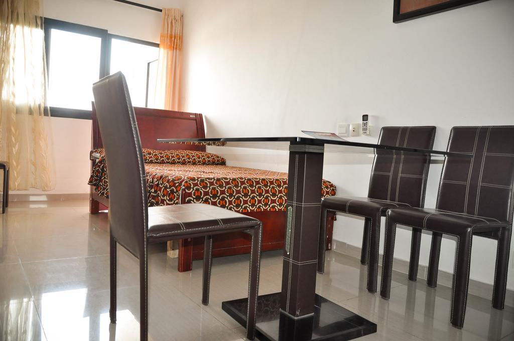 Guest House Lumen โลเม ภายนอก รูปภาพ